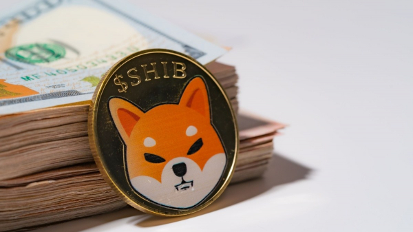 
                    Цена мемкоина SHIB упала на 3,66%, но суточный объём торгов вырос в 2 раза                