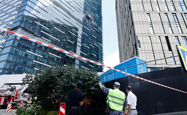 
                    На подлете к Москве сбили седьмой за ночь дрон
                