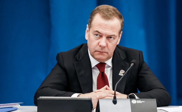 
                    Песков оценил слова Медведева с угрозой Трампу из-за &laquo;Томагавков&raquo;
                