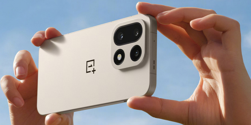 Представлен флагман OnePlus 15 с батарейкой 7 300 мА&middot;ч &mdash; и его упрощённая версия OnePlus Ace&nbsp;6
