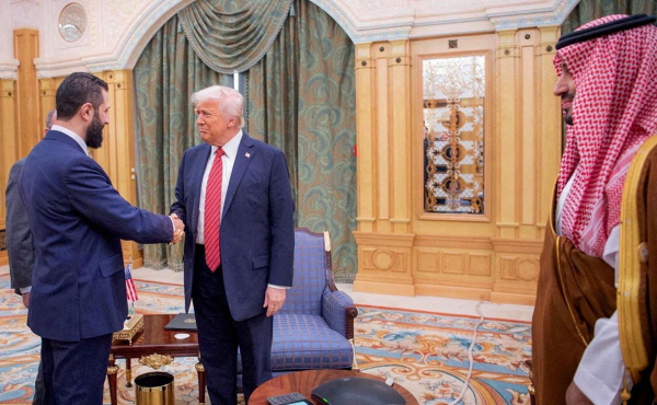 
                    США частично сняли санкции с Сирии
                