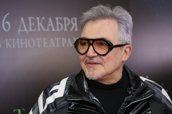 Дибров &mdash; о своем голом выходе со спутницей: &laquo;Особенность мужской одежды&raquo;