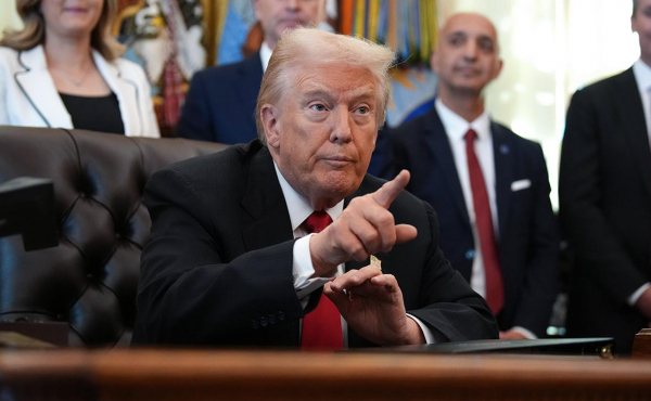 
                    BBC извинилась перед Трампом, но отказалась выплачивать компенсацию
                