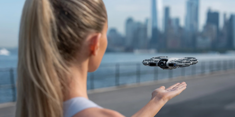 DJI представила Neo 2 &mdash; дрон для новичков с голосовым и жестовым управлением