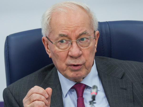 Экс-премьер считает, что на Украине скоро понизят мобилизационный возраст